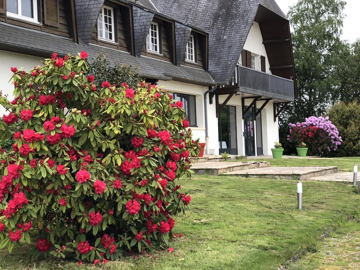 Hotel La Cle Des Champs à Le Teilleul Extérieur photo